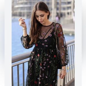 ZARA LONG FLORAL EMBROIDERED DRESS BLACK SIZE M BLOGGERS FAVORITE